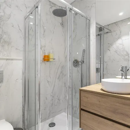 Whome Chic & Stylish Retreat In Estoril's Finest Location * إستوريل
