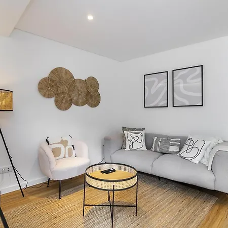 Whome Chic & Stylish Retreat In Estoril's Finest Location