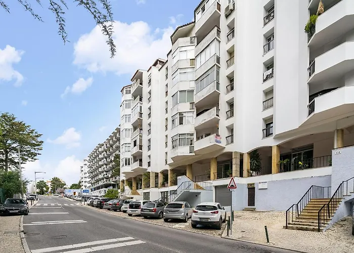 Whome Chic & Stylish Retreat In Estoril's Finest Location *