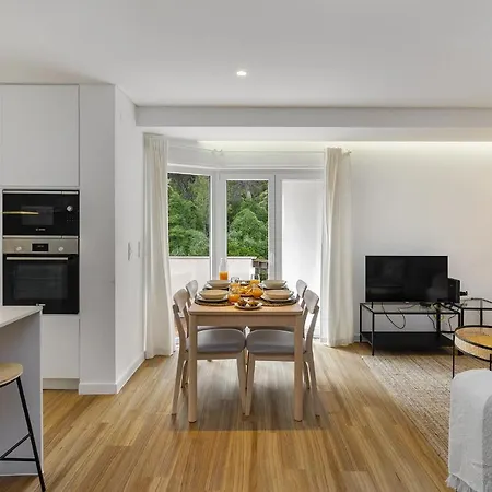 Whome Chic & Stylish Retreat In Estoril's Finest Location *